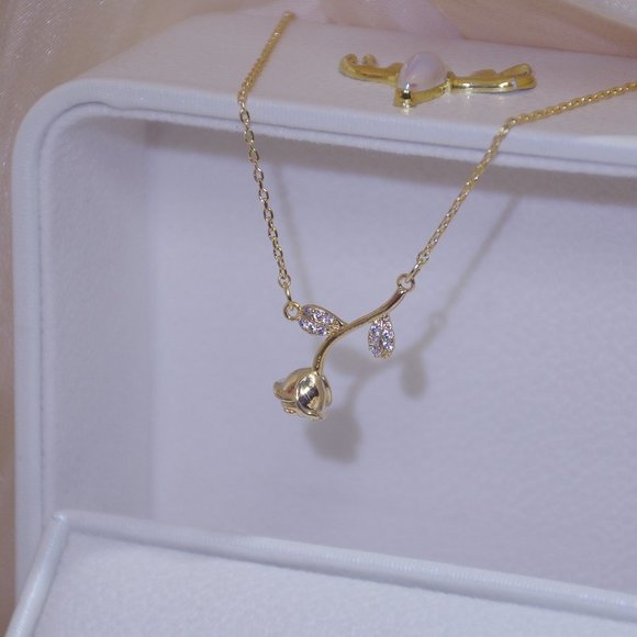 NEW 14K Gold Plated Diamond Rose Necklace d - Picture 7 of 8